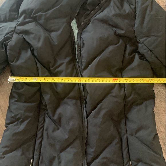 Three Stones warm parka. - Picture 3 of 9